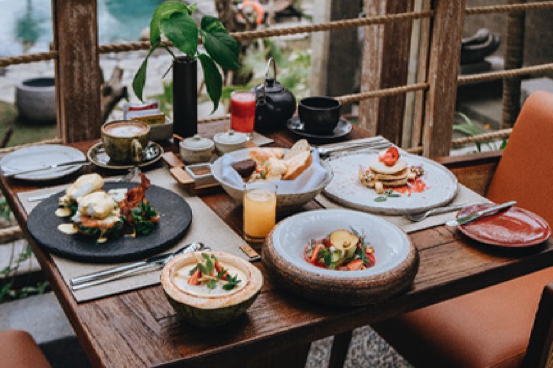 Restaurant overlooking the greenery of Kuwarasan